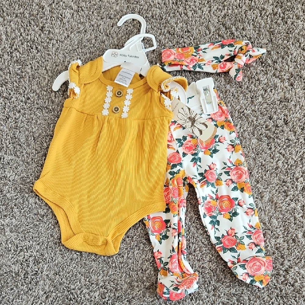 Daisy Fuentes Yellow Bodysuit with Floral Leggings